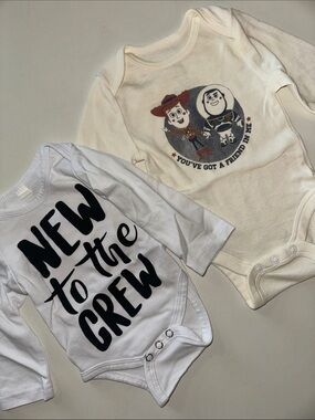 ❤️ Newborn Long Sleeve Onsies - Bundle of 2 - Toy Story + New to the Crew